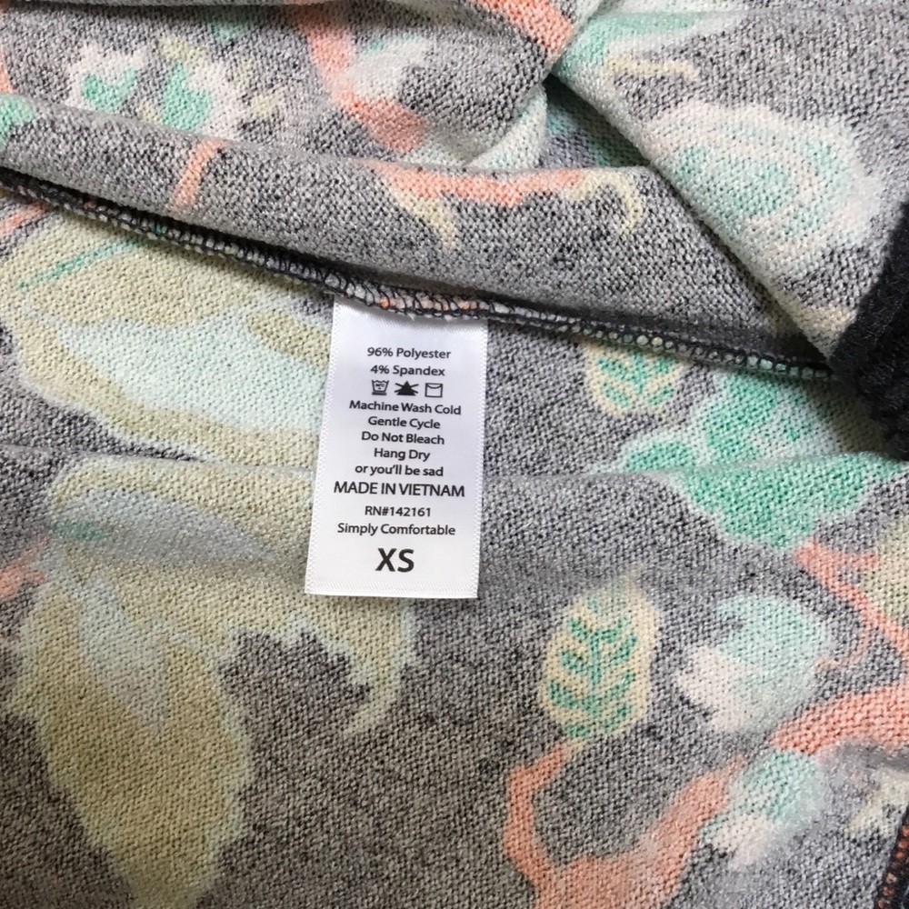 SALE 🎉 LuLaRoe Floral Sarah XS - Picture 4 of 4